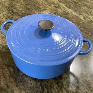 Le Creuset Dutch oven 5.5 quart USED
